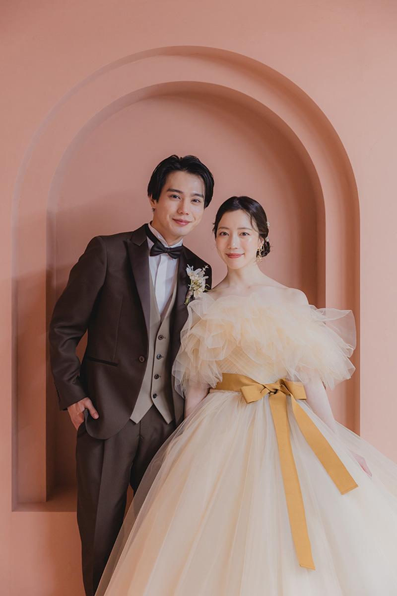 オシャレなスタジオでフォトウェディング