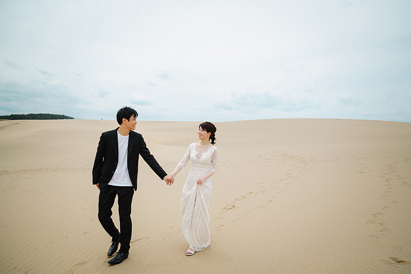 鳥取砂丘で結婚写真